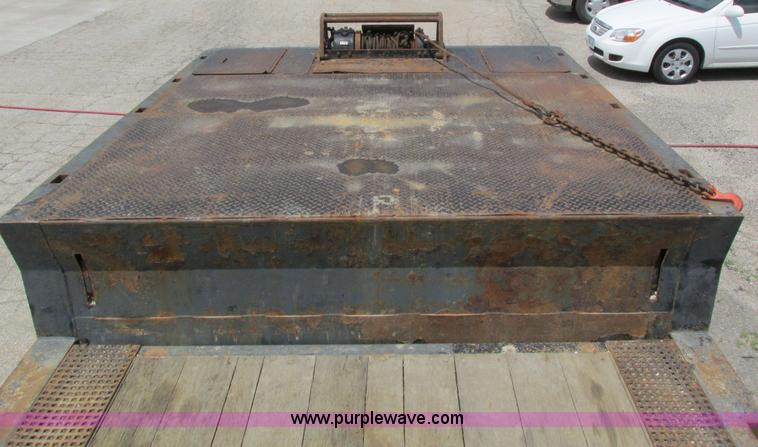 image for item I4172 2006 Trail King TK70HT-482 trailer