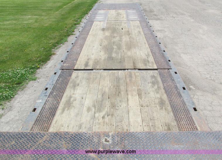 image for item I4172 2006 Trail King TK70HT-482 trailer