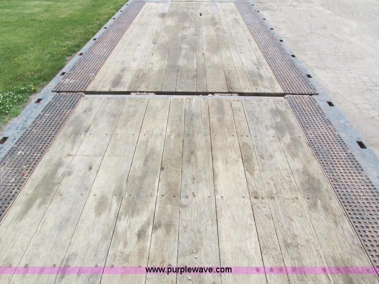 image for item I4172 2006 Trail King TK70HT-482 trailer