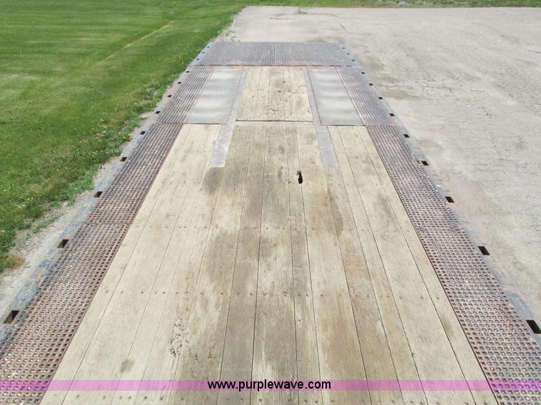 image for item I4172 2006 Trail King TK70HT-482 trailer