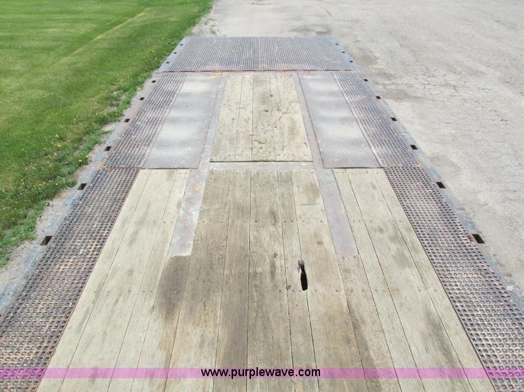 image for item I4172 2006 Trail King TK70HT-482 trailer