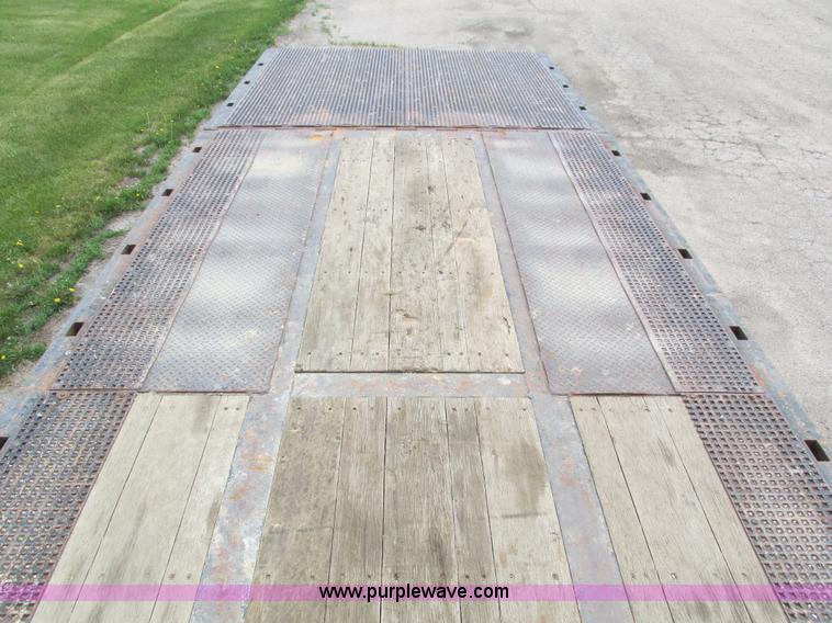 image for item I4172 2006 Trail King TK70HT-482 trailer