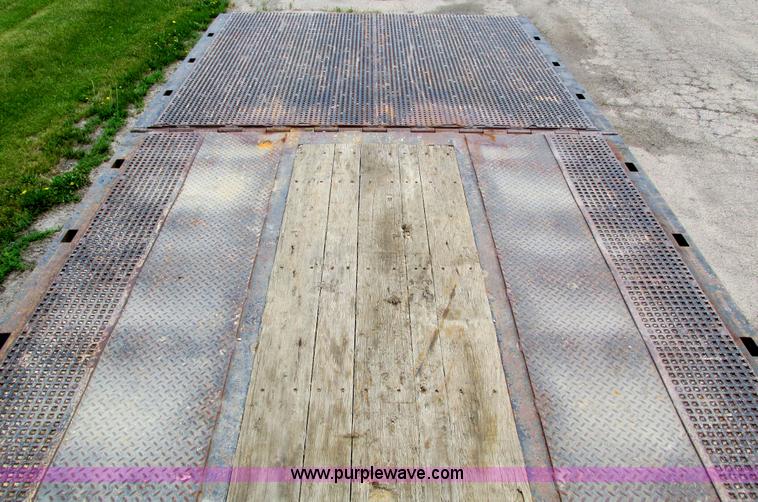 image for item I4172 2006 Trail King TK70HT-482 trailer