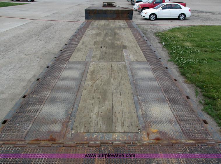 image for item I4172 2006 Trail King TK70HT-482 trailer