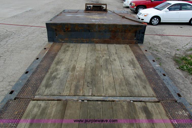 image for item I4172 2006 Trail King TK70HT-482 trailer