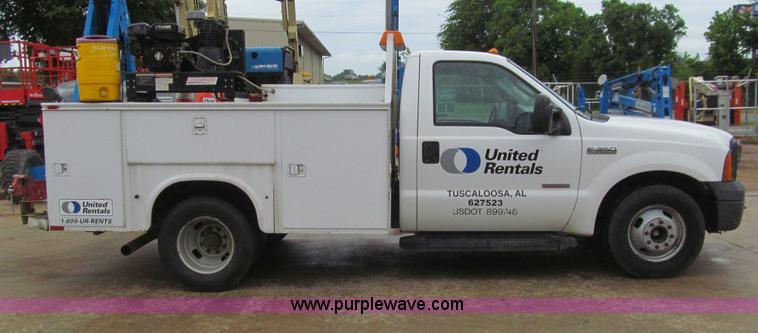 image for item I7001 2006 Ford F350 Super Duty XL service truck