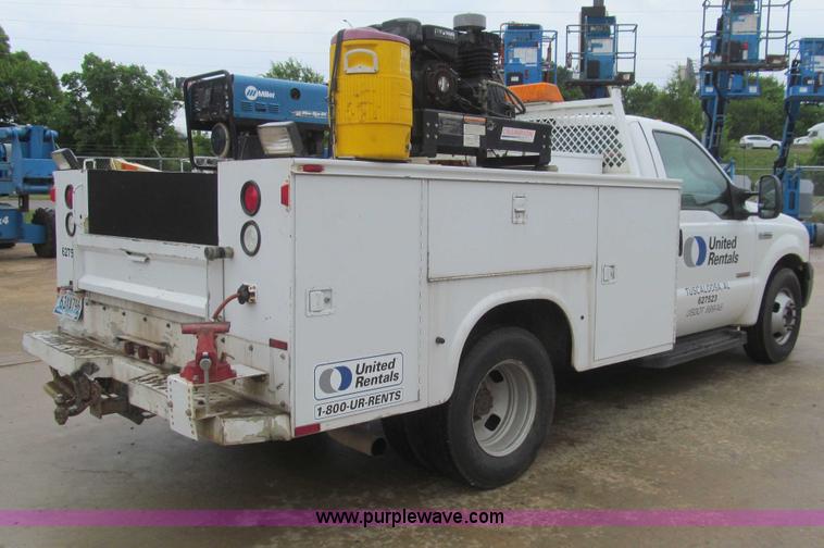 image for item I7001 2006 Ford F350 Super Duty XL service truck