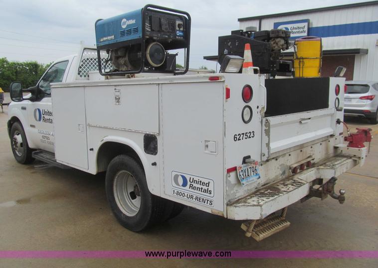 image for item I7001 2006 Ford F350 Super Duty XL service truck