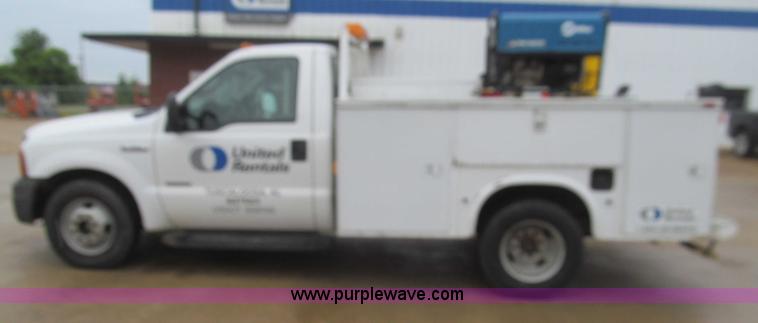 image for item I7001 2006 Ford F350 Super Duty XL service truck