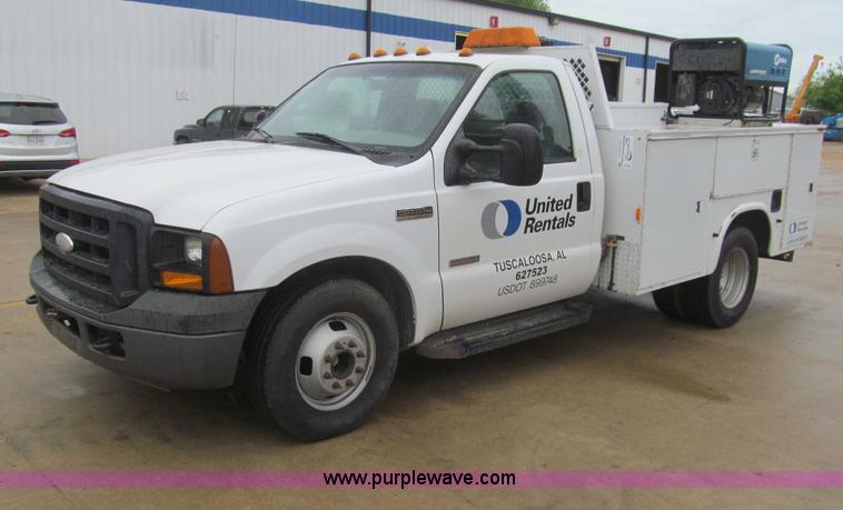 image for item I7001 2006 Ford F350 Super Duty XL service truck