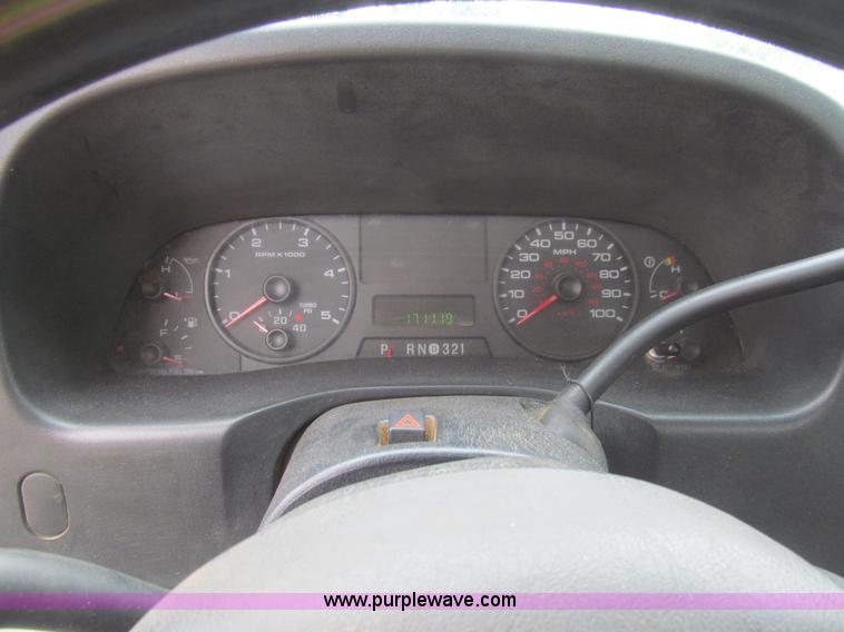 image for item I7001 2006 Ford F350 Super Duty XL service truck