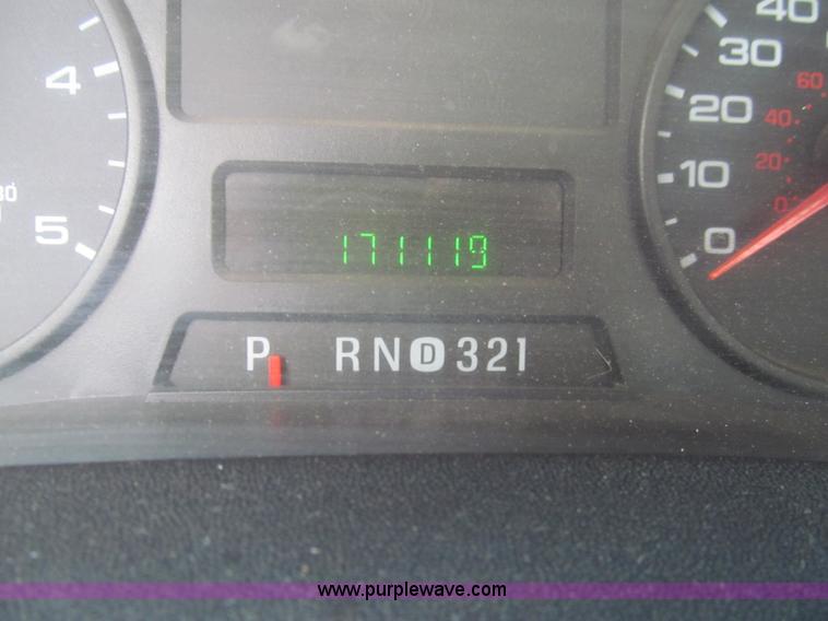 image for item I7001 2006 Ford F350 Super Duty XL service truck