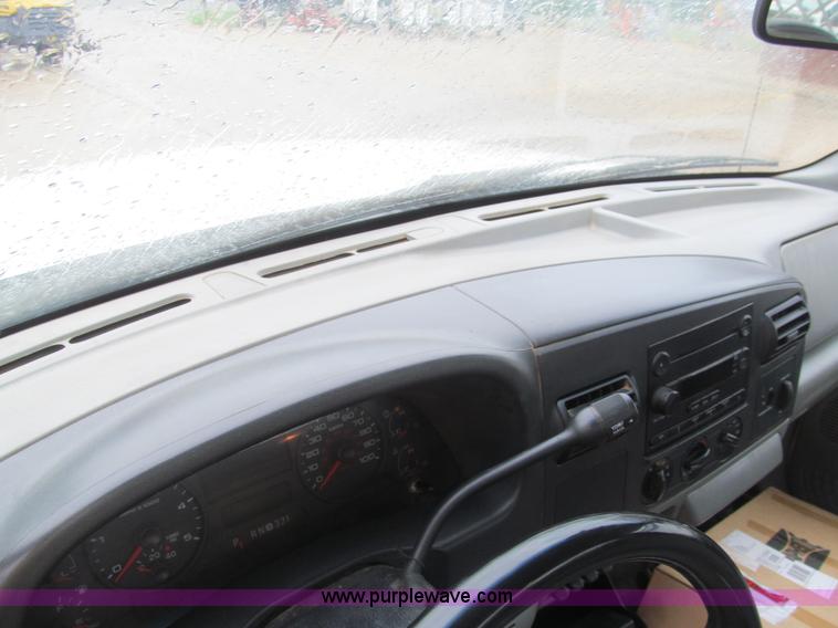 image for item I7001 2006 Ford F350 Super Duty XL service truck