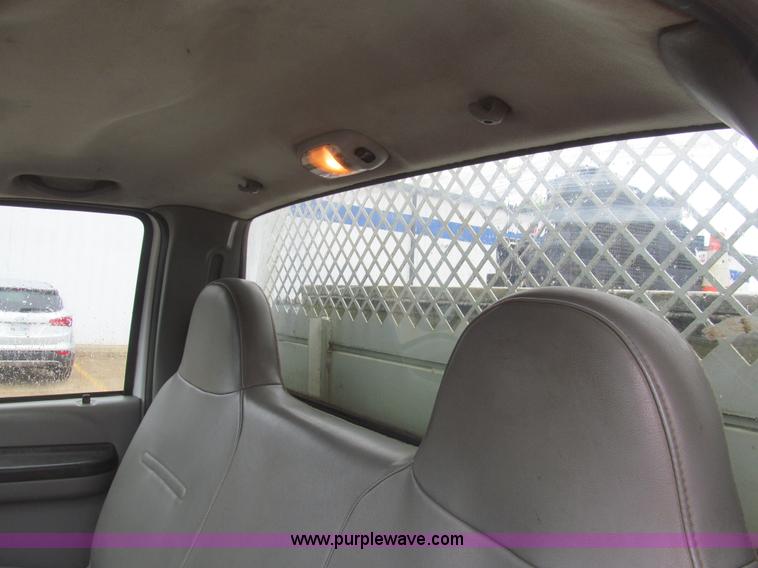 image for item I7001 2006 Ford F350 Super Duty XL service truck