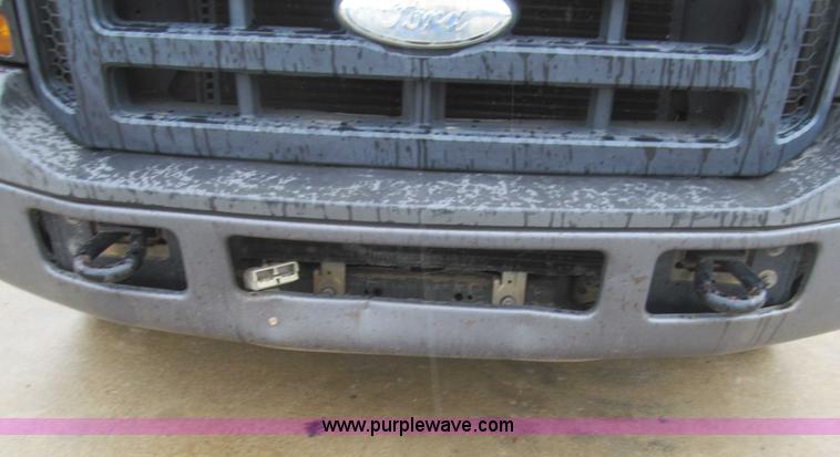 image for item I7001 2006 Ford F350 Super Duty XL service truck