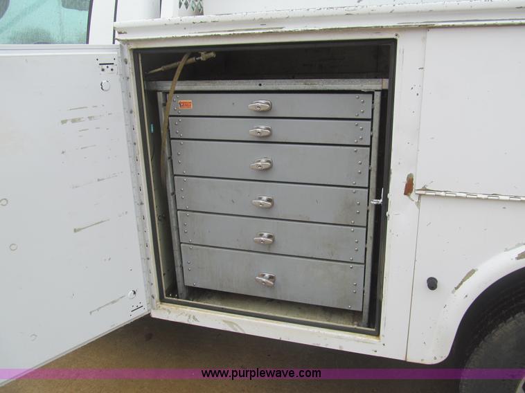 image for item I7001 2006 Ford F350 Super Duty XL service truck