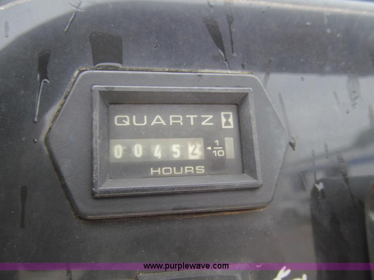 image for item I7001 2006 Ford F350 Super Duty XL service truck