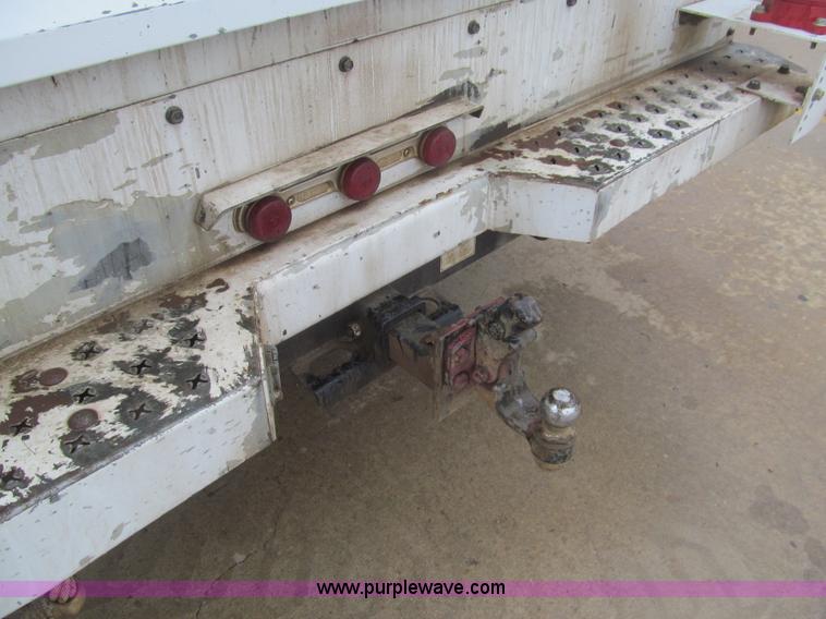 image for item I7001 2006 Ford F350 Super Duty XL service truck