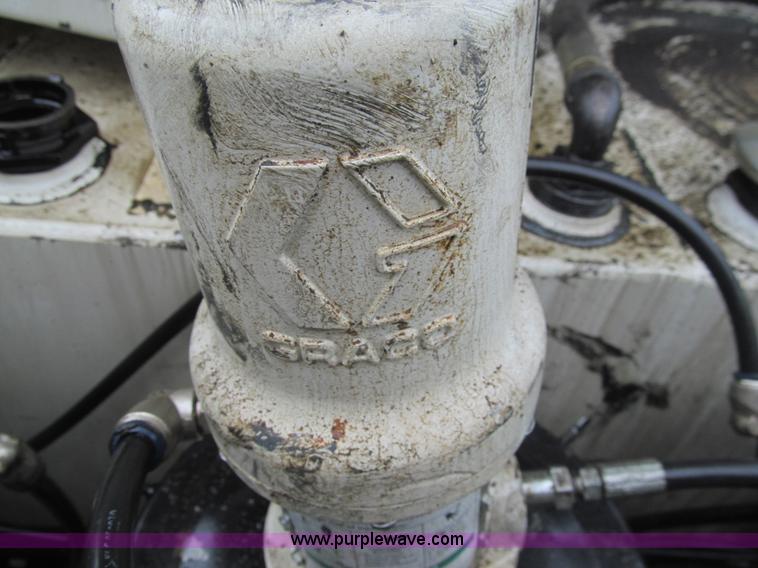 image for item I7001 2006 Ford F350 Super Duty XL service truck