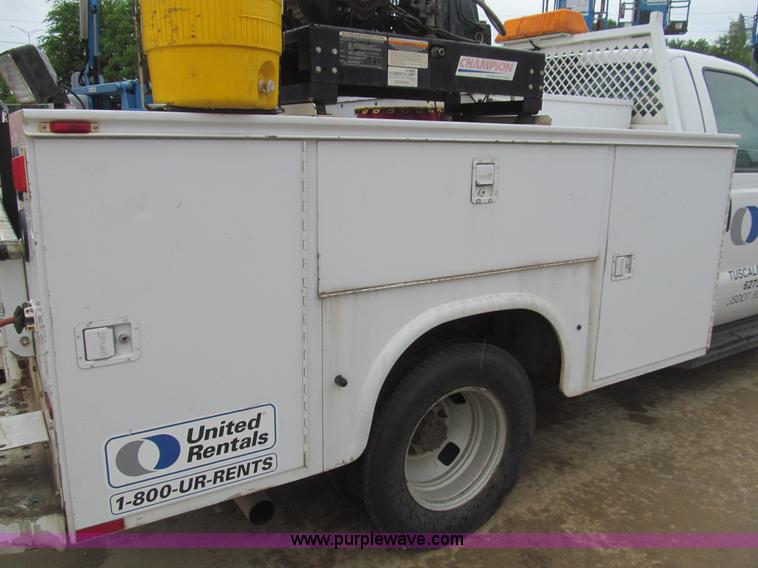 image for item I7001 2006 Ford F350 Super Duty XL service truck