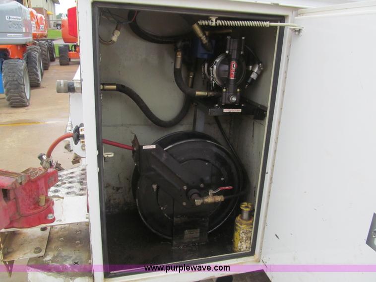 image for item I7001 2006 Ford F350 Super Duty XL service truck