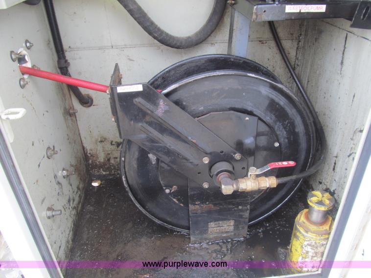 image for item I7001 2006 Ford F350 Super Duty XL service truck