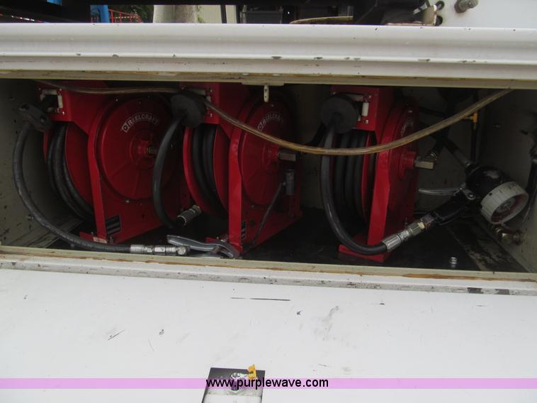 image for item I7001 2006 Ford F350 Super Duty XL service truck