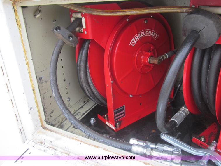 image for item I7001 2006 Ford F350 Super Duty XL service truck