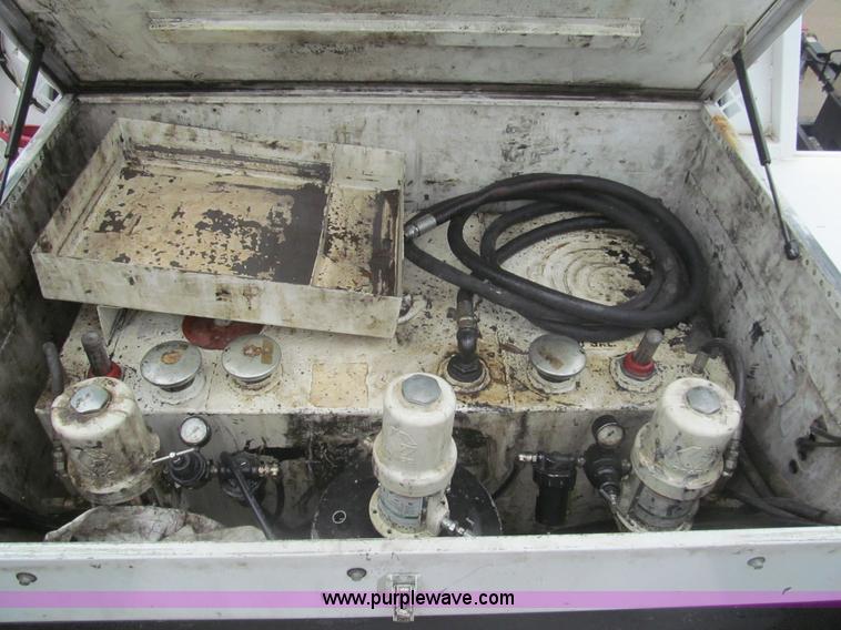 image for item I7003 2008 Ford F350 Super Duty XL service truck