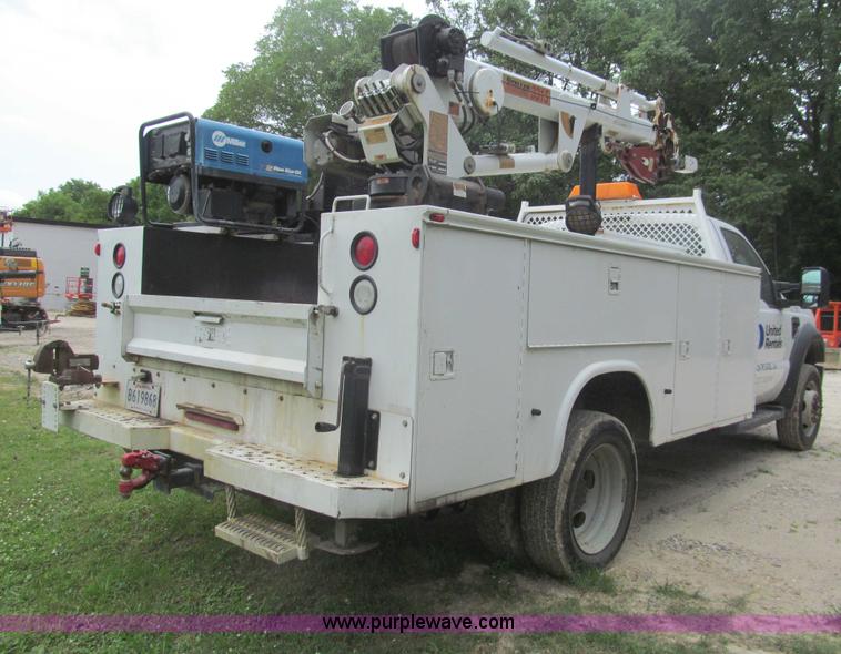 image for item I7004 2008 Ford F550 Super Duty XLT service truck with crane