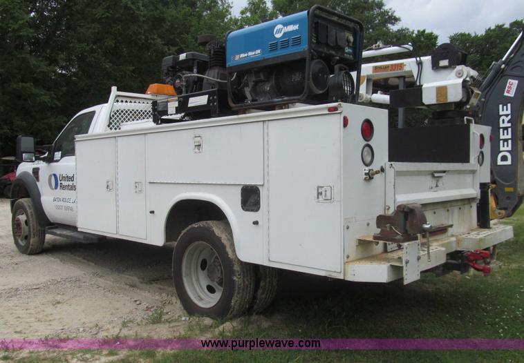 image for item I7004 2008 Ford F550 Super Duty XLT service truck with crane