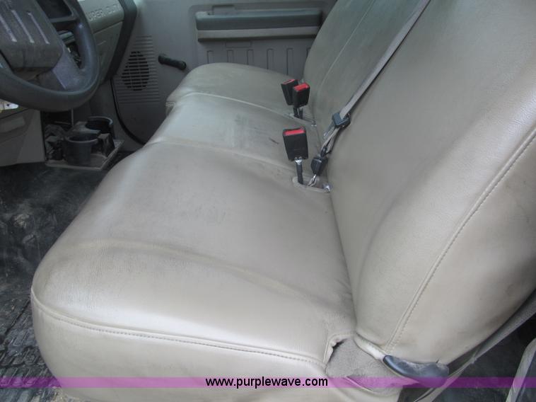 image for item I7004 2008 Ford F550 Super Duty XLT service truck with crane