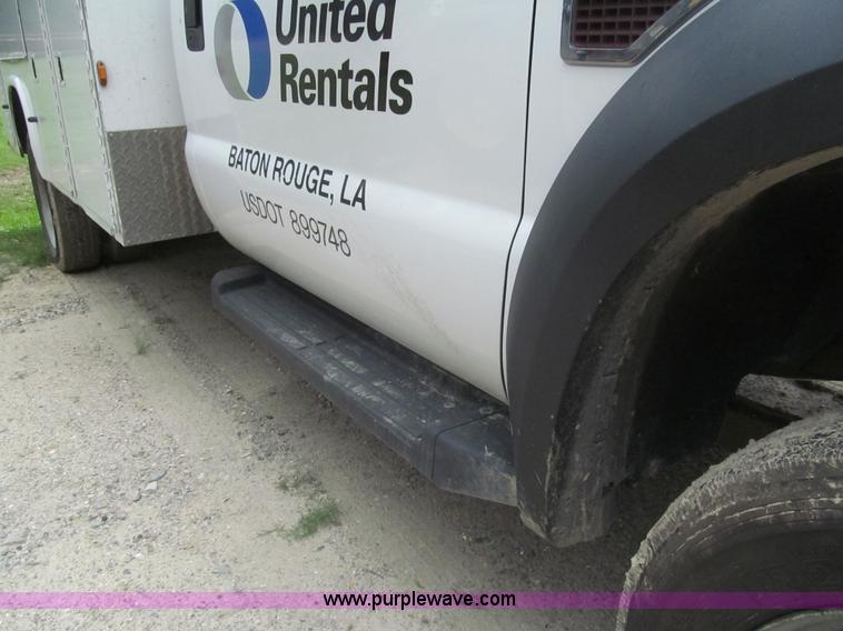 image for item I7004 2008 Ford F550 Super Duty XLT service truck with crane