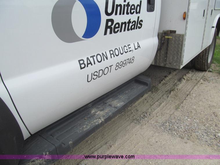 image for item I7004 2008 Ford F550 Super Duty XLT service truck with crane