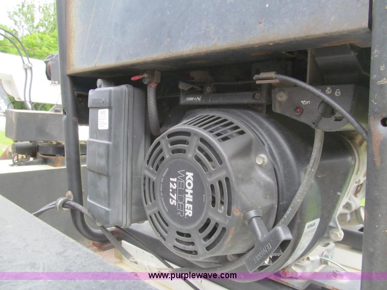 image for item I7004 2008 Ford F550 Super Duty XLT service truck with crane