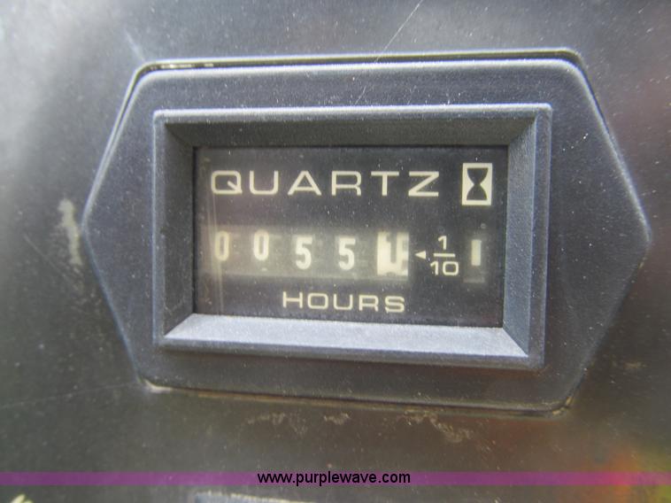 image for item I7004 2008 Ford F550 Super Duty XLT service truck with crane