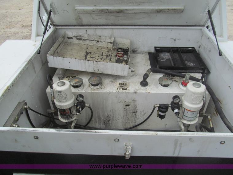 image for item I7004 2008 Ford F550 Super Duty XLT service truck with crane