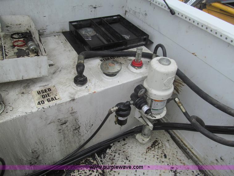 image for item I7004 2008 Ford F550 Super Duty XLT service truck with crane