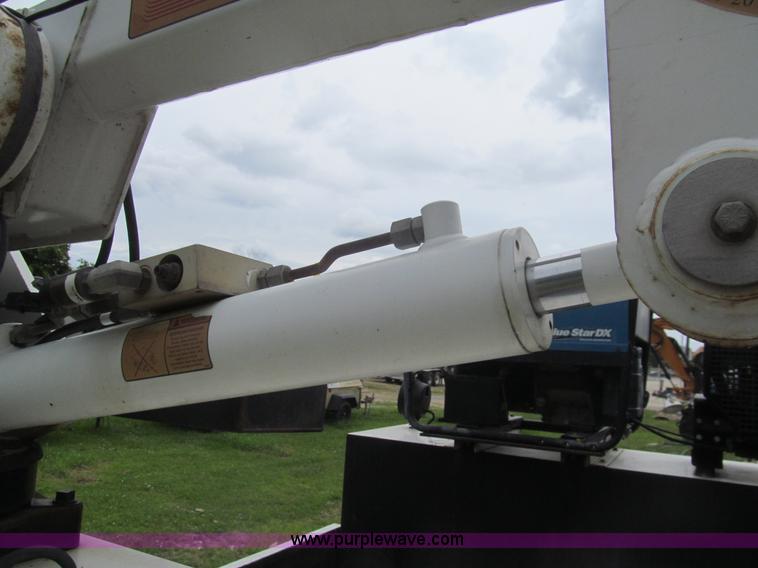 image for item I7004 2008 Ford F550 Super Duty XLT service truck with crane