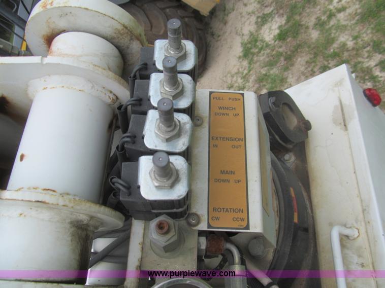 image for item I7004 2008 Ford F550 Super Duty XLT service truck with crane