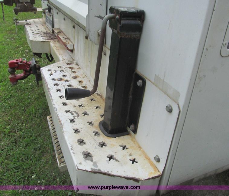 image for item I7004 2008 Ford F550 Super Duty XLT service truck with crane