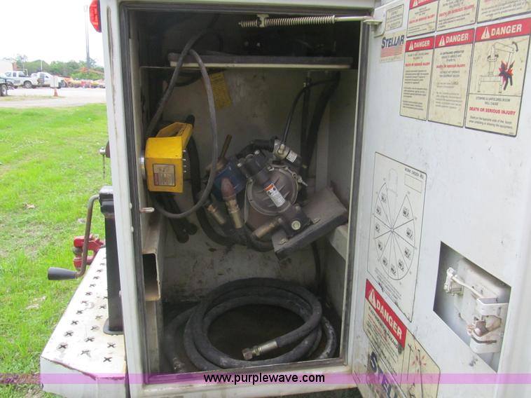 image for item I7004 2008 Ford F550 Super Duty XLT service truck with crane