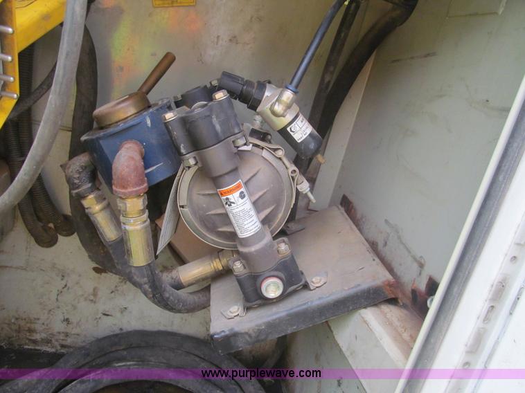 image for item I7004 2008 Ford F550 Super Duty XLT service truck with crane