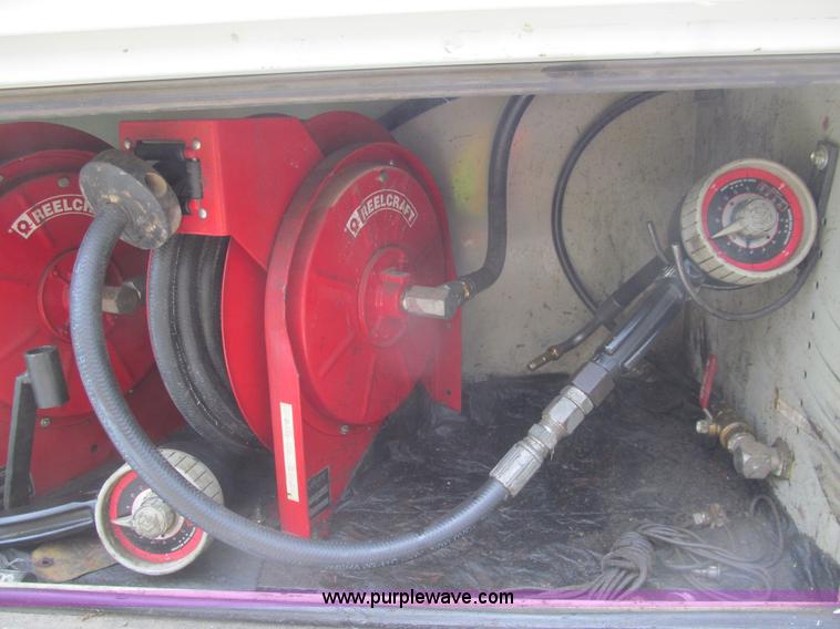 image for item I7004 2008 Ford F550 Super Duty XLT service truck with crane