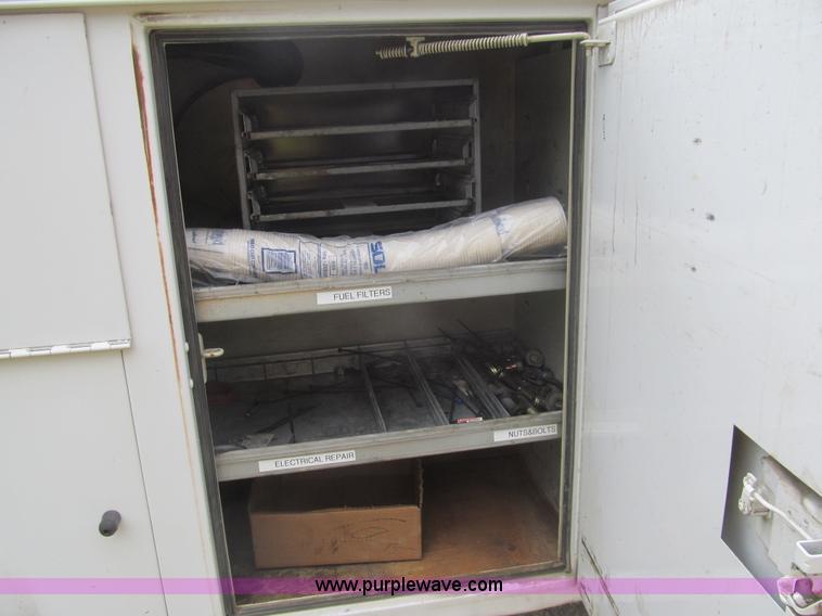 image for item I7004 2008 Ford F550 Super Duty XLT service truck with crane