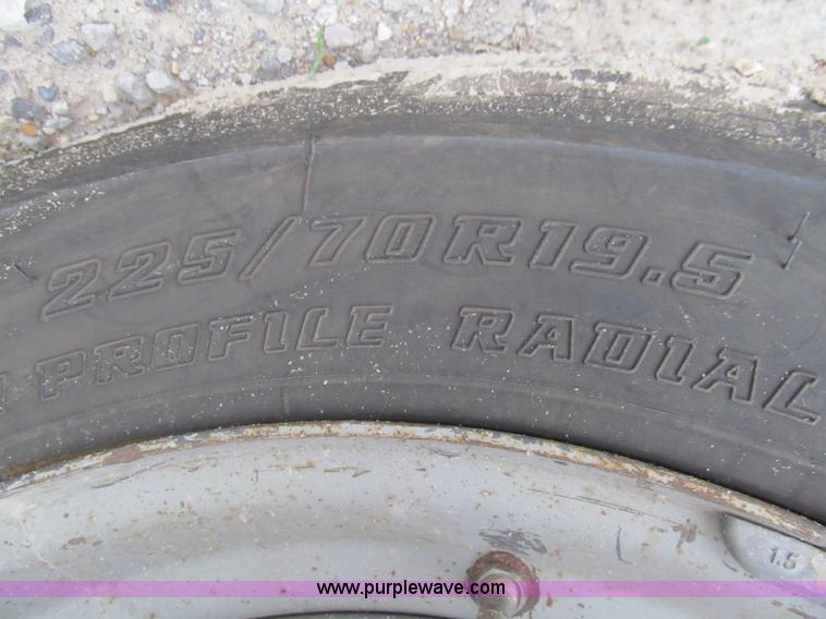 image for item I7004 2008 Ford F550 Super Duty XLT service truck with crane