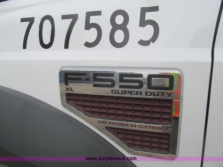 image for item I7004 2008 Ford F550 Super Duty XLT service truck with crane