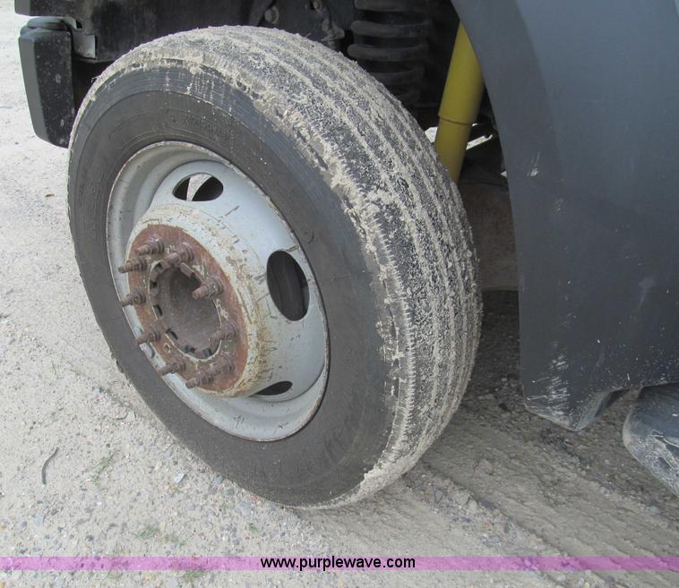 image for item I7004 2008 Ford F550 Super Duty XLT service truck with crane