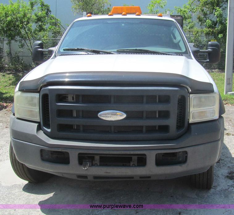 image for item I7005 2006 Ford F550 Super Duty XL service truck