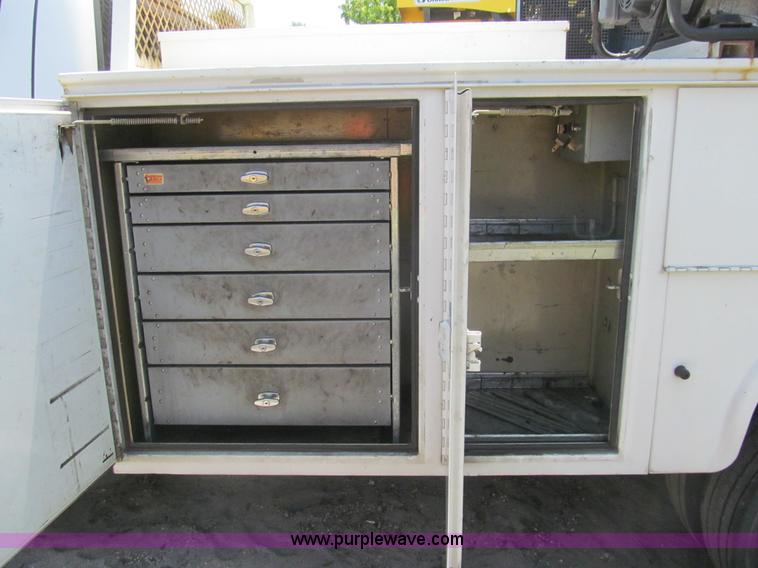 image for item I7005 2006 Ford F550 Super Duty XL service truck